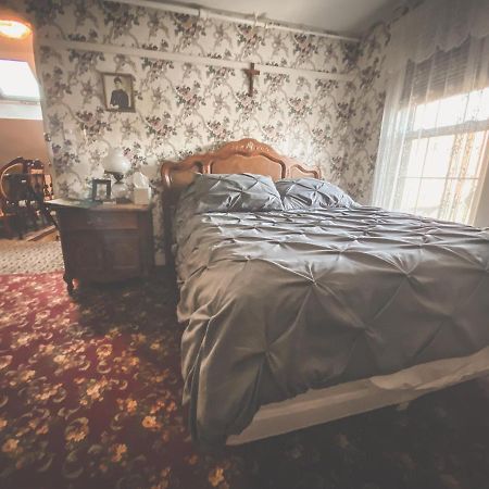 Lizzie Borden House Bed & Breakfast Fall River Eksteriør bilde
