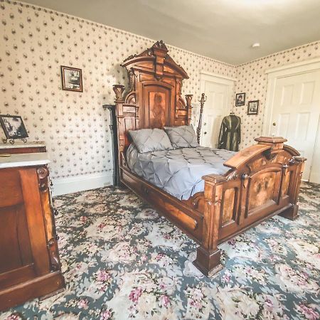 Lizzie Borden House Bed & Breakfast Fall River Eksteriør bilde