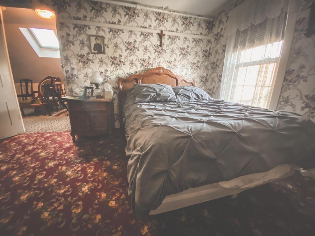 Lizzie Borden House Bed & Breakfast Fall River Eksteriør bilde