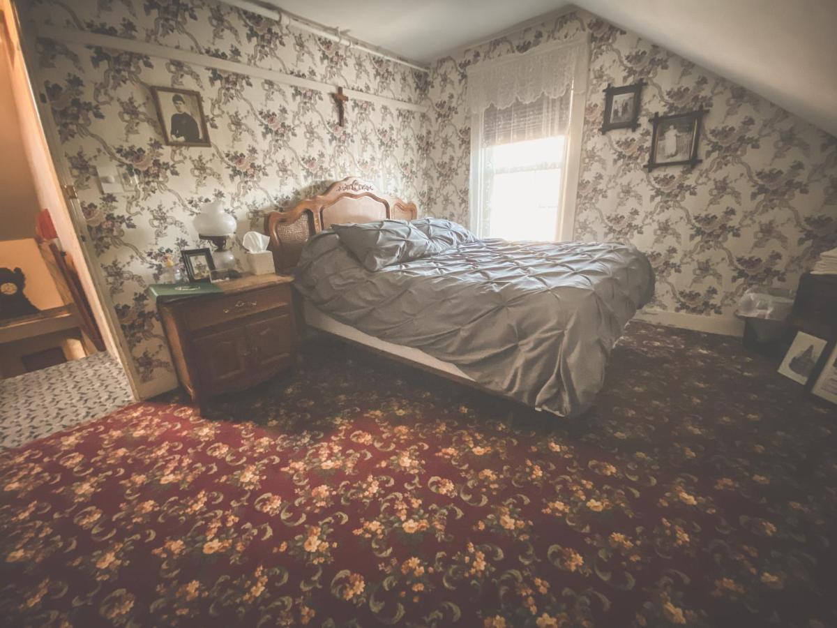 Lizzie Borden House Bed & Breakfast Fall River Eksteriør bilde