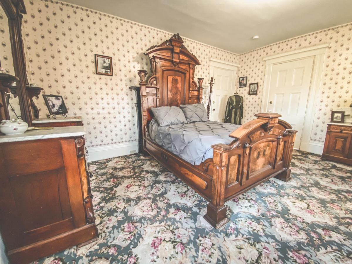 Lizzie Borden House Bed & Breakfast Fall River Eksteriør bilde