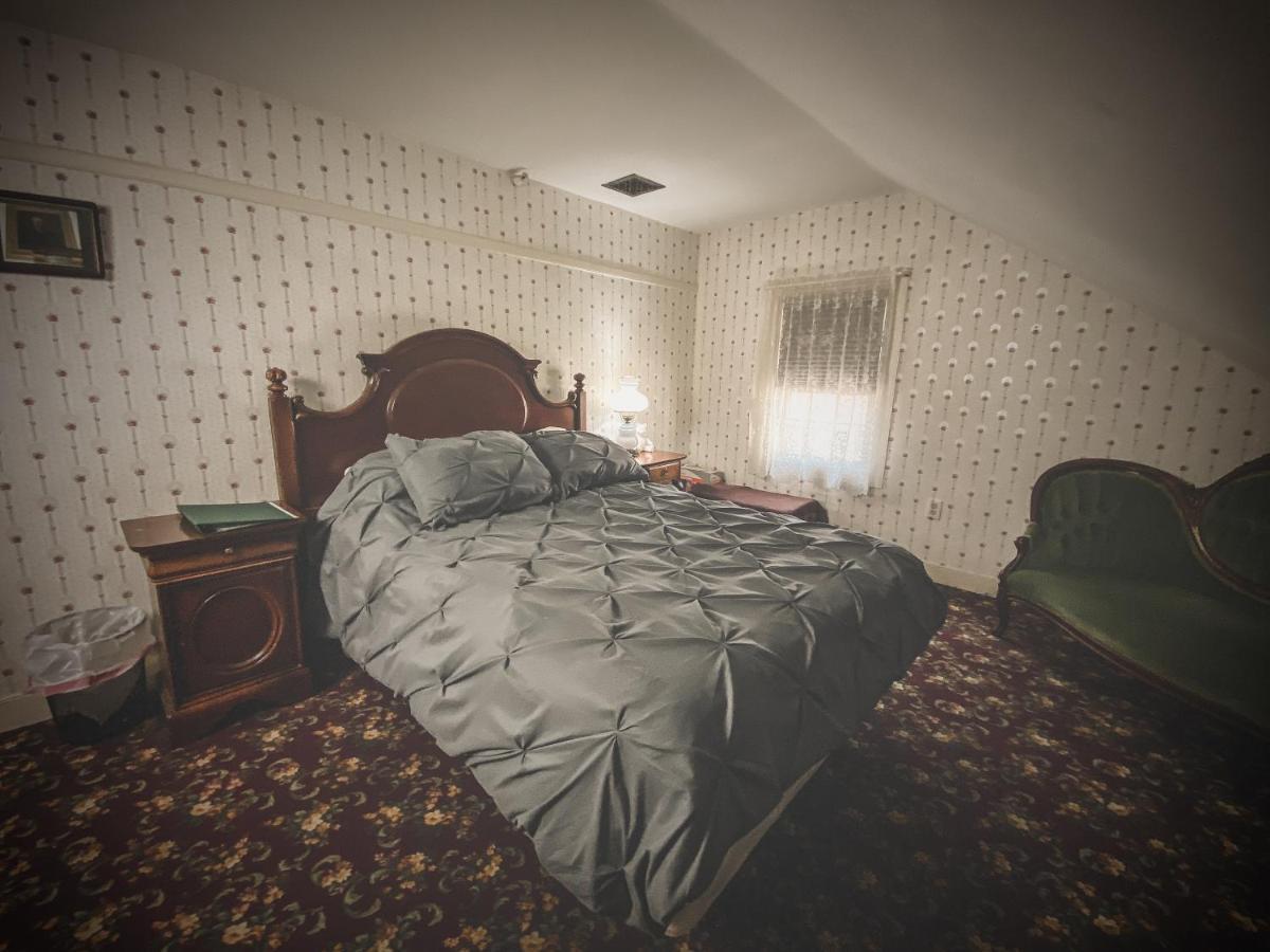 Lizzie Borden House Bed & Breakfast Fall River Eksteriør bilde