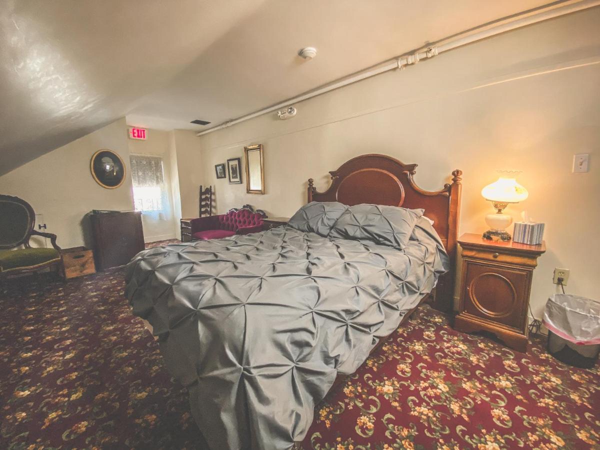 Lizzie Borden House Bed & Breakfast Fall River Eksteriør bilde